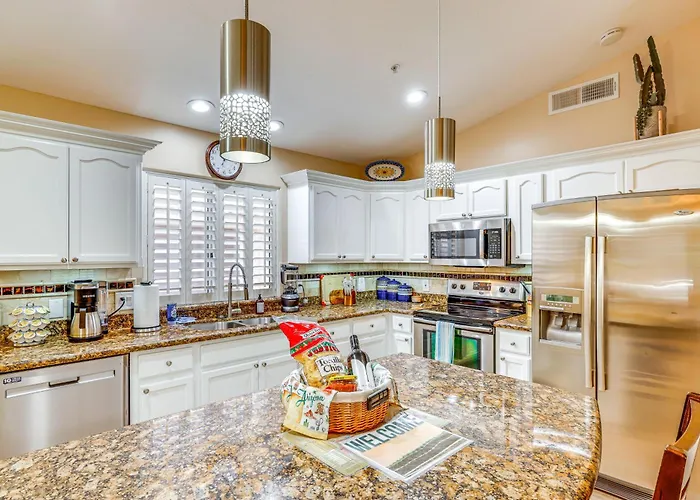 Holiday home 2 Mi To Westworld: W/ Heated Pool Scottsdale
